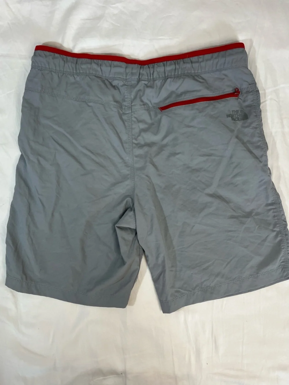 The North Face Light Gray Men's Nylon Ripstop Outdoor Hiking Shorts Men’s Medium